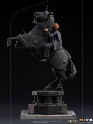 HARRY POTTER - Ron Weasley Wizard Chess - Statue Deluxe Art Scale 35cm