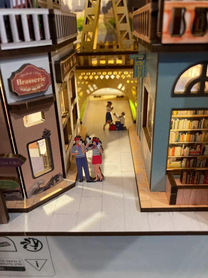 BOOK NOOK KIT - Paris - 168pc + Eclairage LED