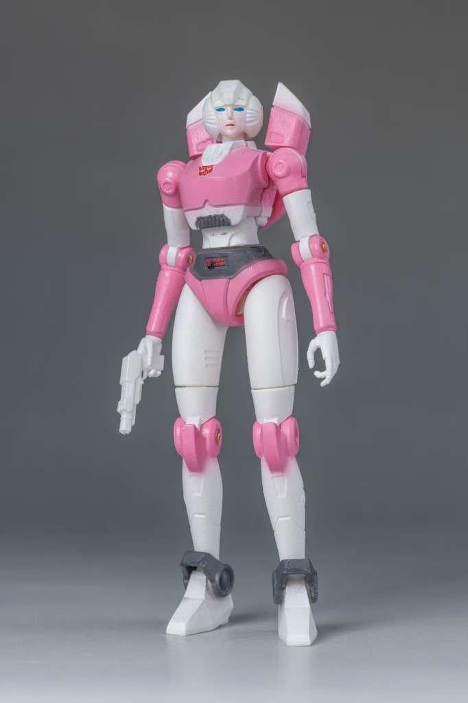 TRANSFORMERS GENERATION ONE - Arcee - Model Kit 11cm