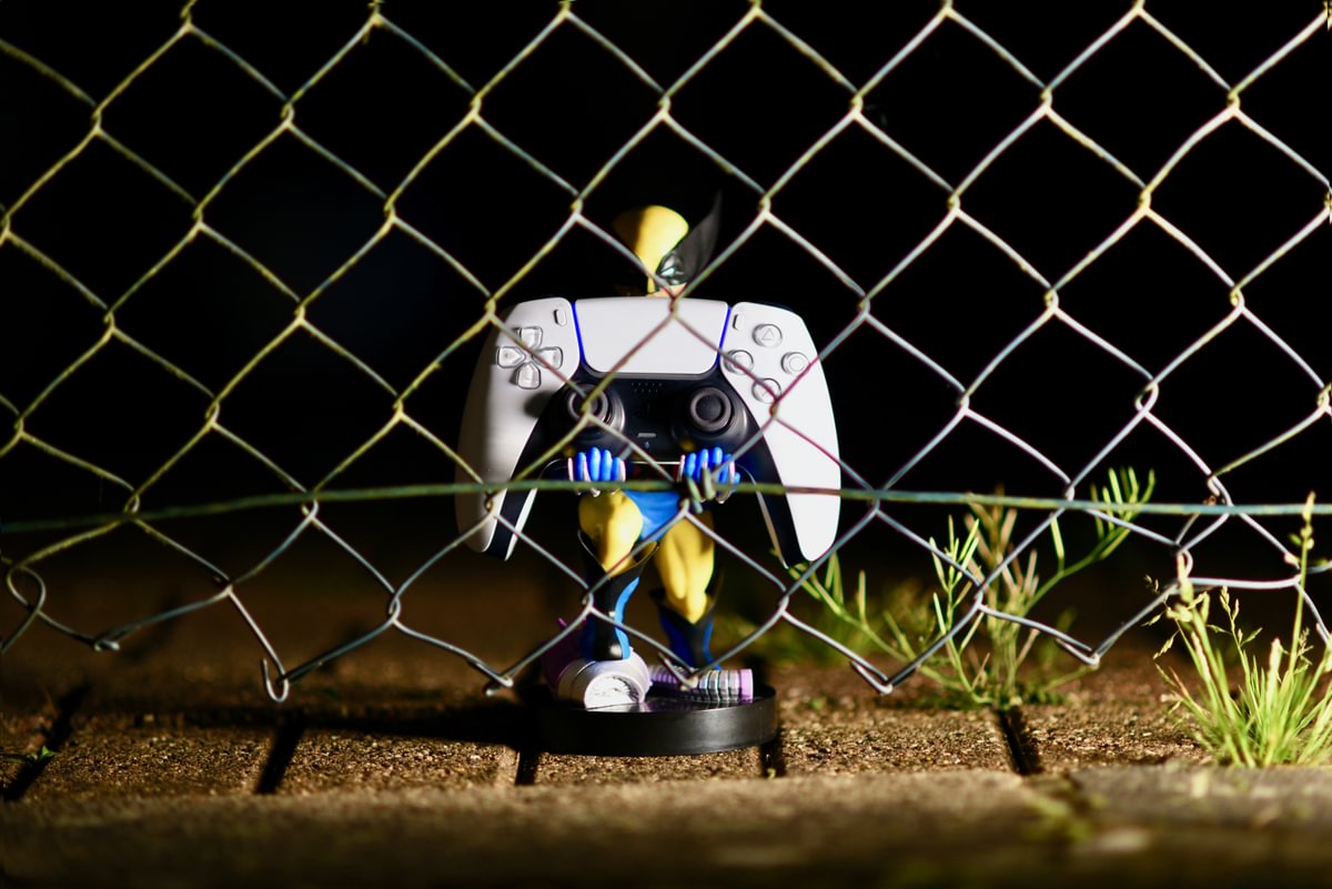 X-MEN - Wolverine - Support Manette & Portable - 20cm