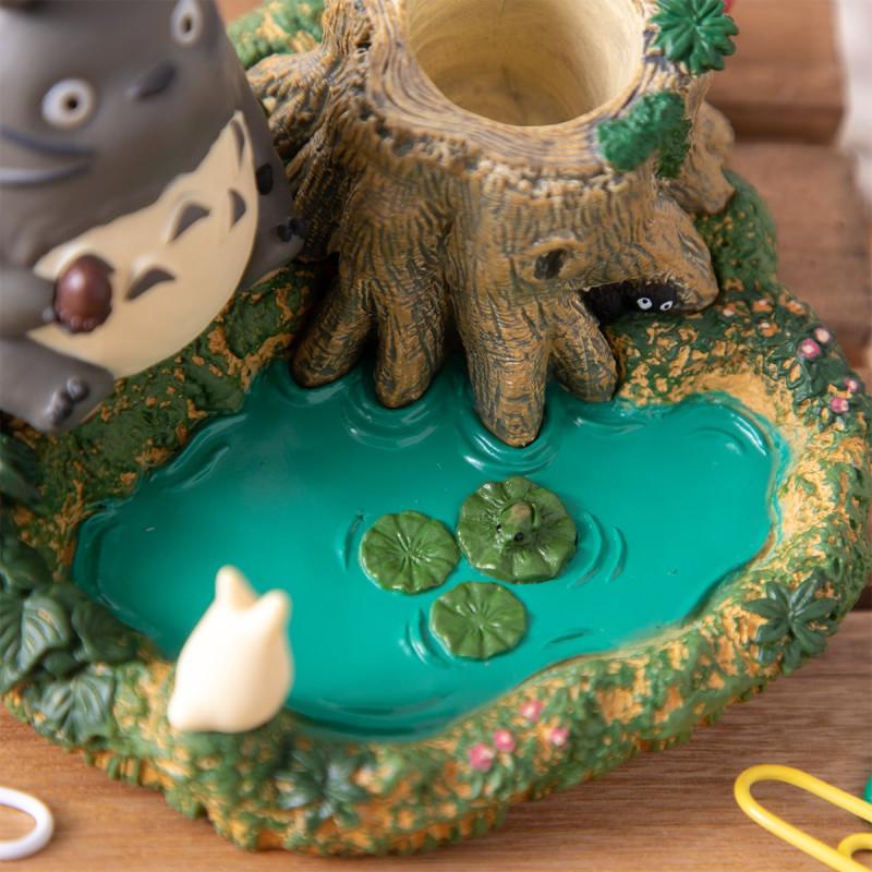 MON VOISIN TOTORO - Totoro au bord de la marre -Figurine Pot à Crayons
