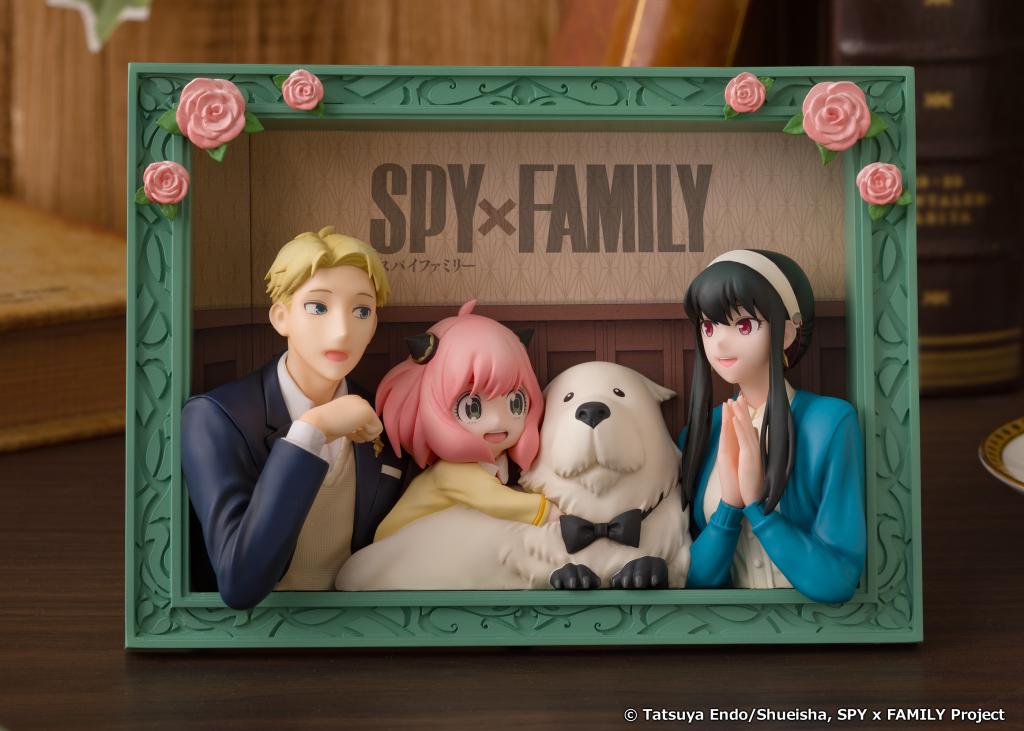 SPY X FAMILY - The Forgers - Statuette 12.8x17.5cm