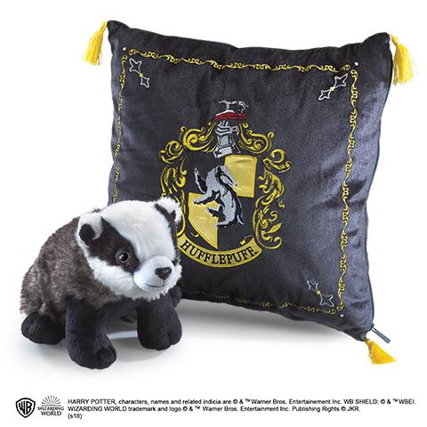 HARRY POTTER - Peluche & coussin 34x34 - Poufsouffle