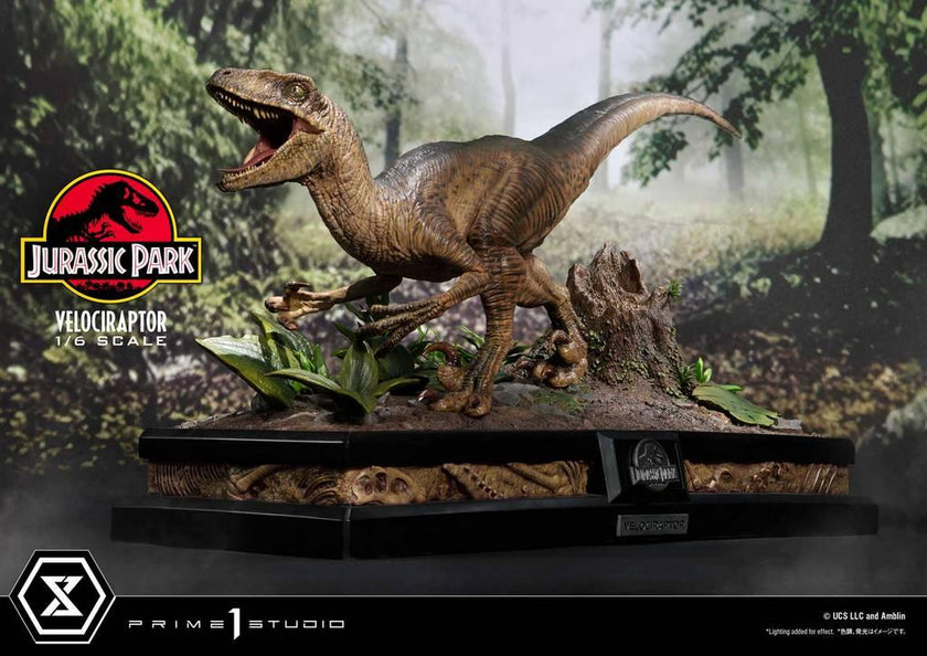 JURASSIC PARK - Velociraptor Attack - Statuette '38x75x30cm'
