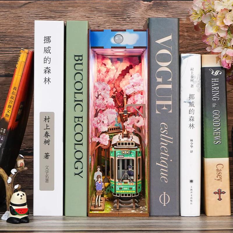 BOOK NOOK KIT - DIY- Voyage de Sakura - 130pcs + LED Light