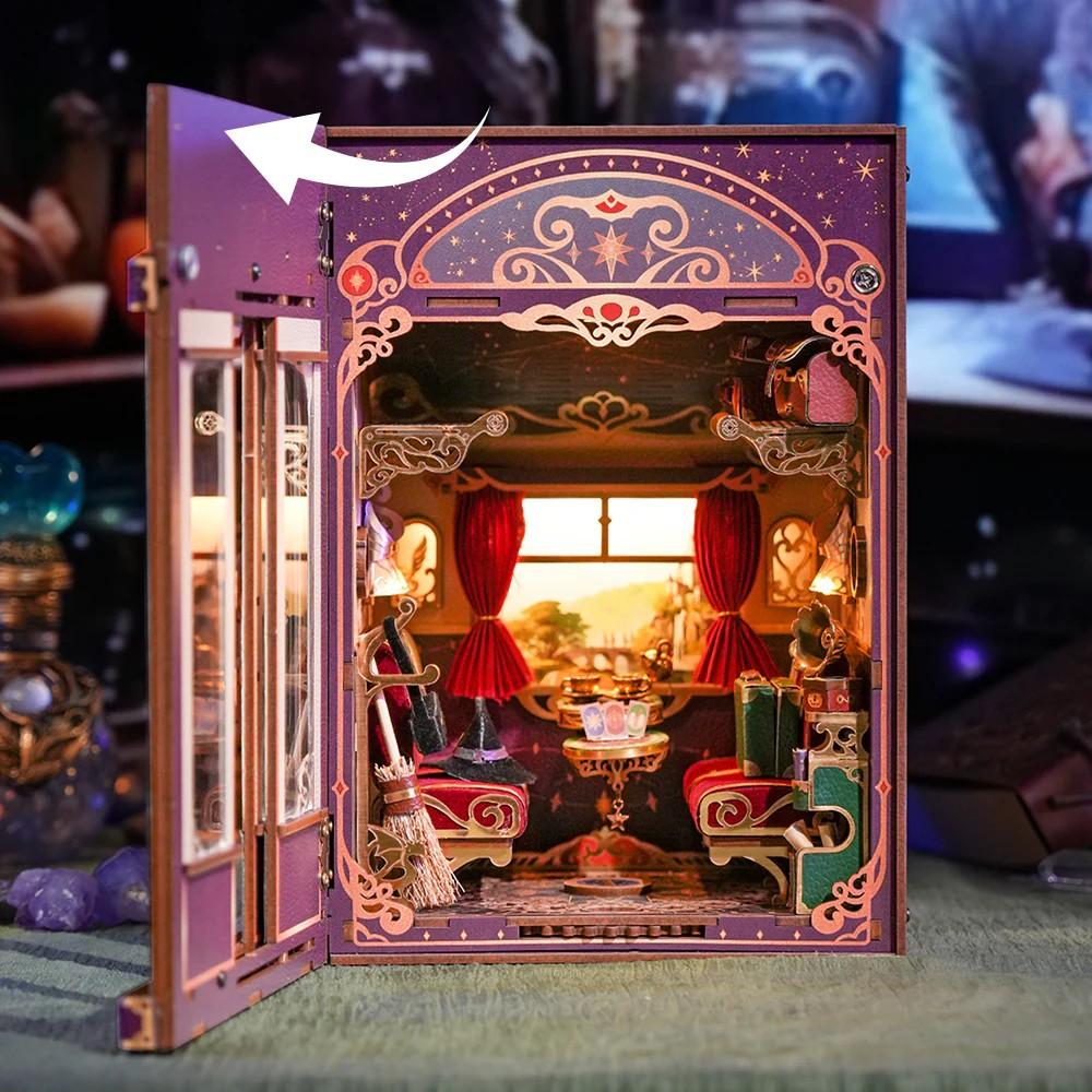 BOOK NOOK KIT - DIY- Voyage Magique - 462pcs + LED Light