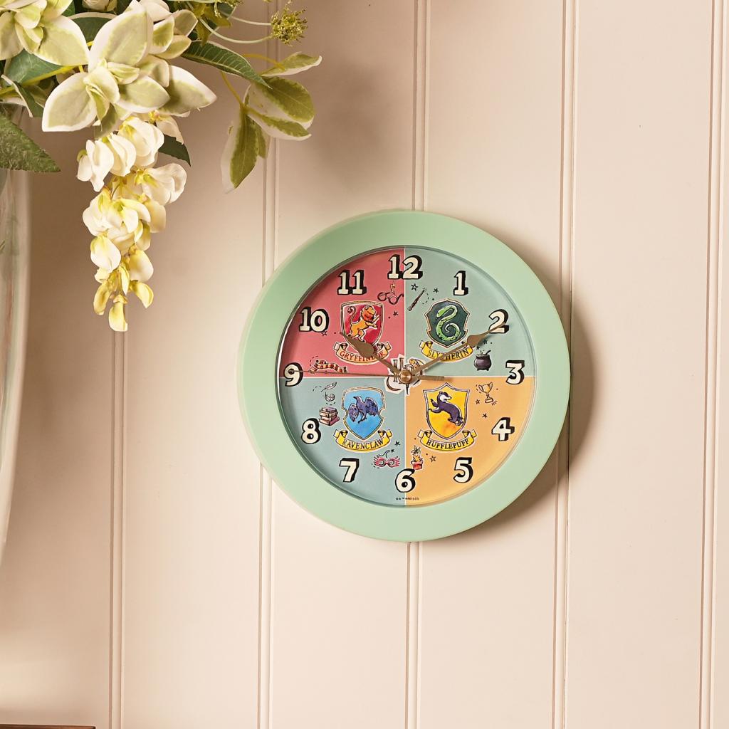 HARRY POTTER - Les 4 Maisons - Horloge Murale 'Phosphorescent'